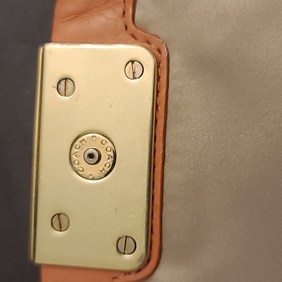 (CCO!)COACH - Large Clutch - Picture 5 of 8